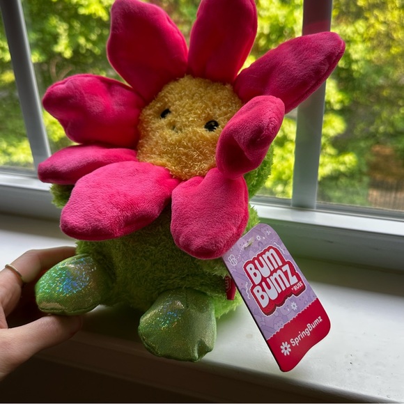 Russ Bum Bumz “Dan” Spring Flower Plush - Picture 3 of 8